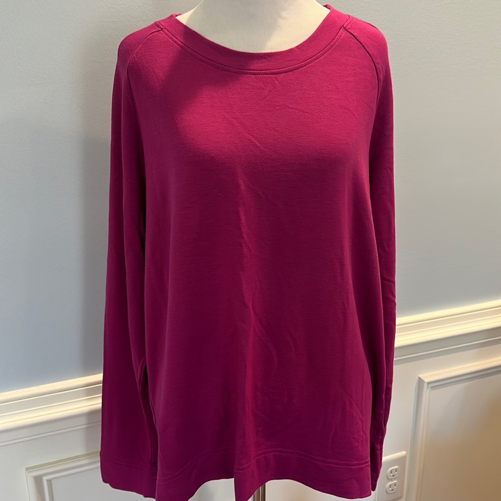 NWT Lou & Grey Sweatshirt